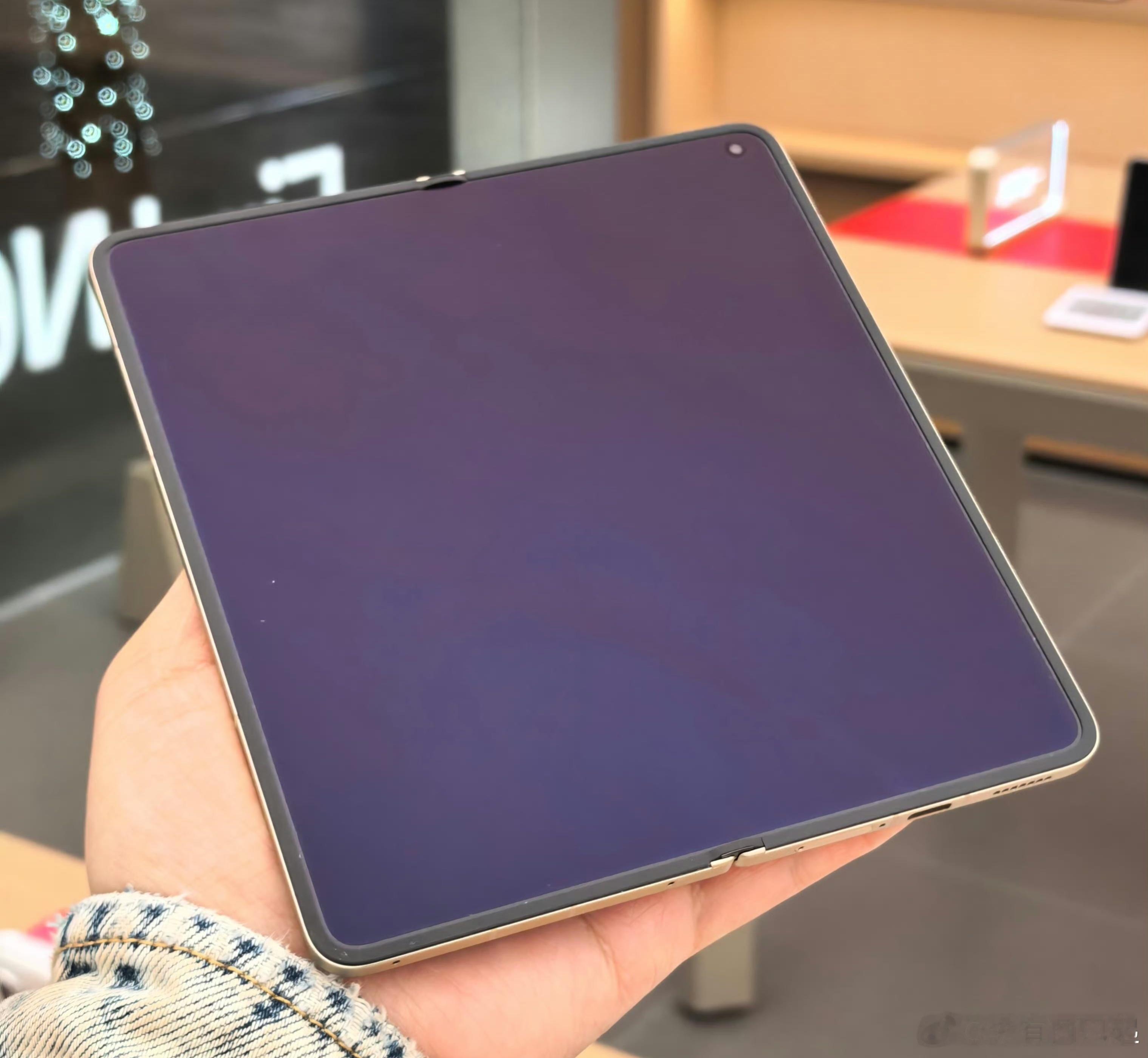 虽然现在OPPO Find N6已经做到了全球最平整，无感折痕体验确实惊艳，你觉