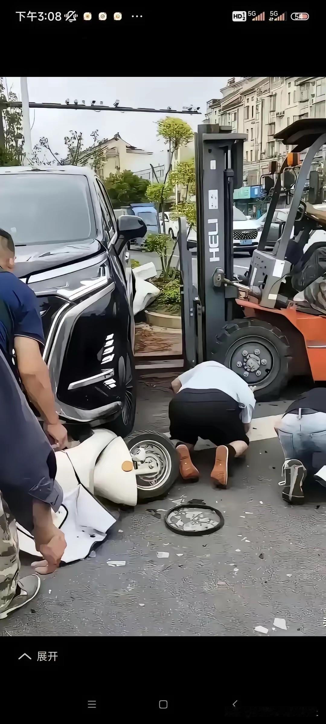 搞笑呢，这还要把交警拉下水吗，交警能未卜先知哪辆车会出事故。