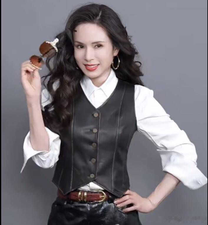短剧也有自己的浪姐李若彤连演短剧都这么较真，每句台词每个眼神都藏着戏，我看完直接