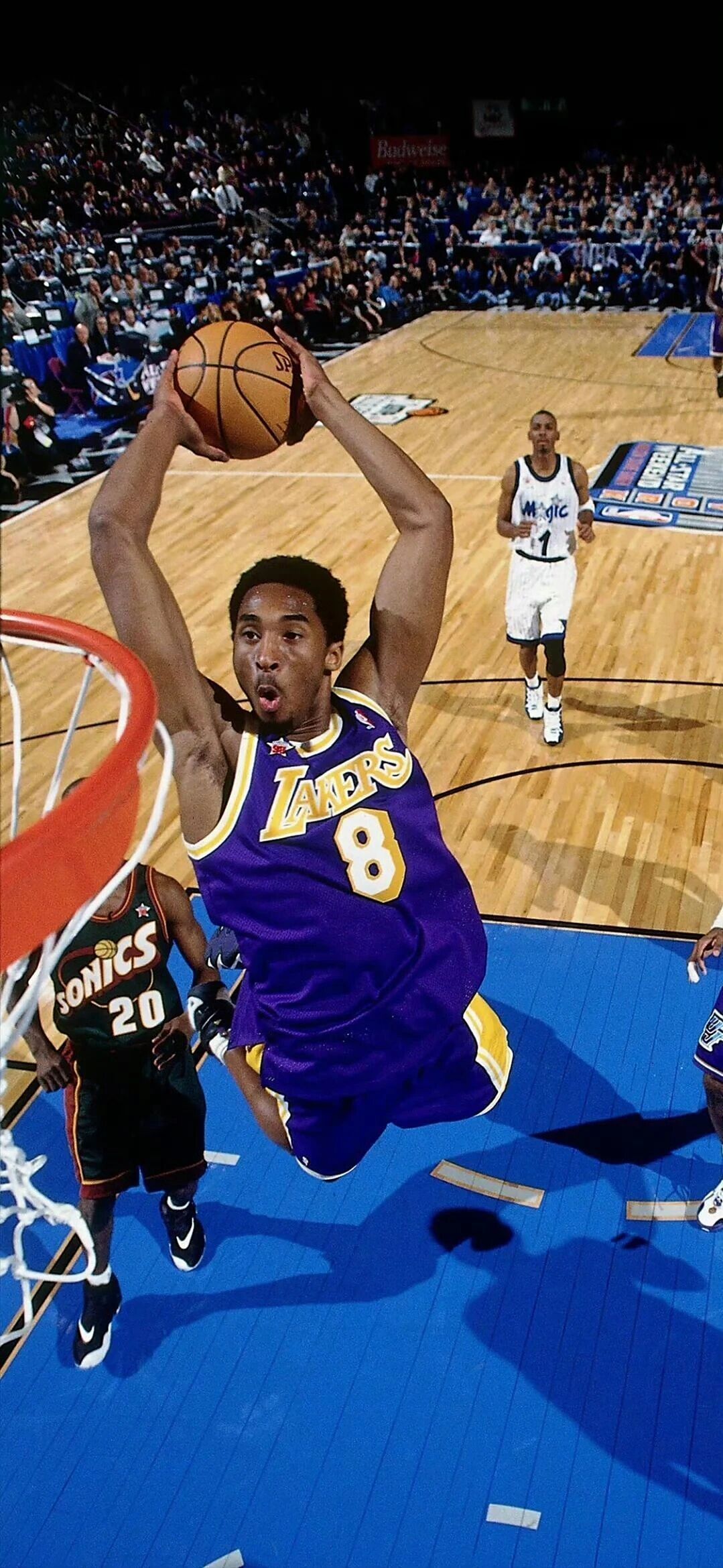 我们总有一个人的时候，过得特别艰难的时候，我们会逃避，我们会不安，就连安慰，对我