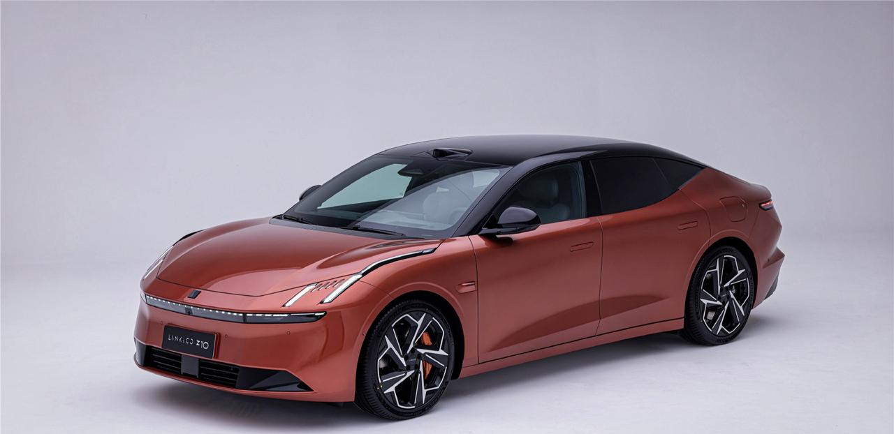 领克Z10纯电可以跑多远？入门版车型起步602公里。
除了入门版车型搭载71kW