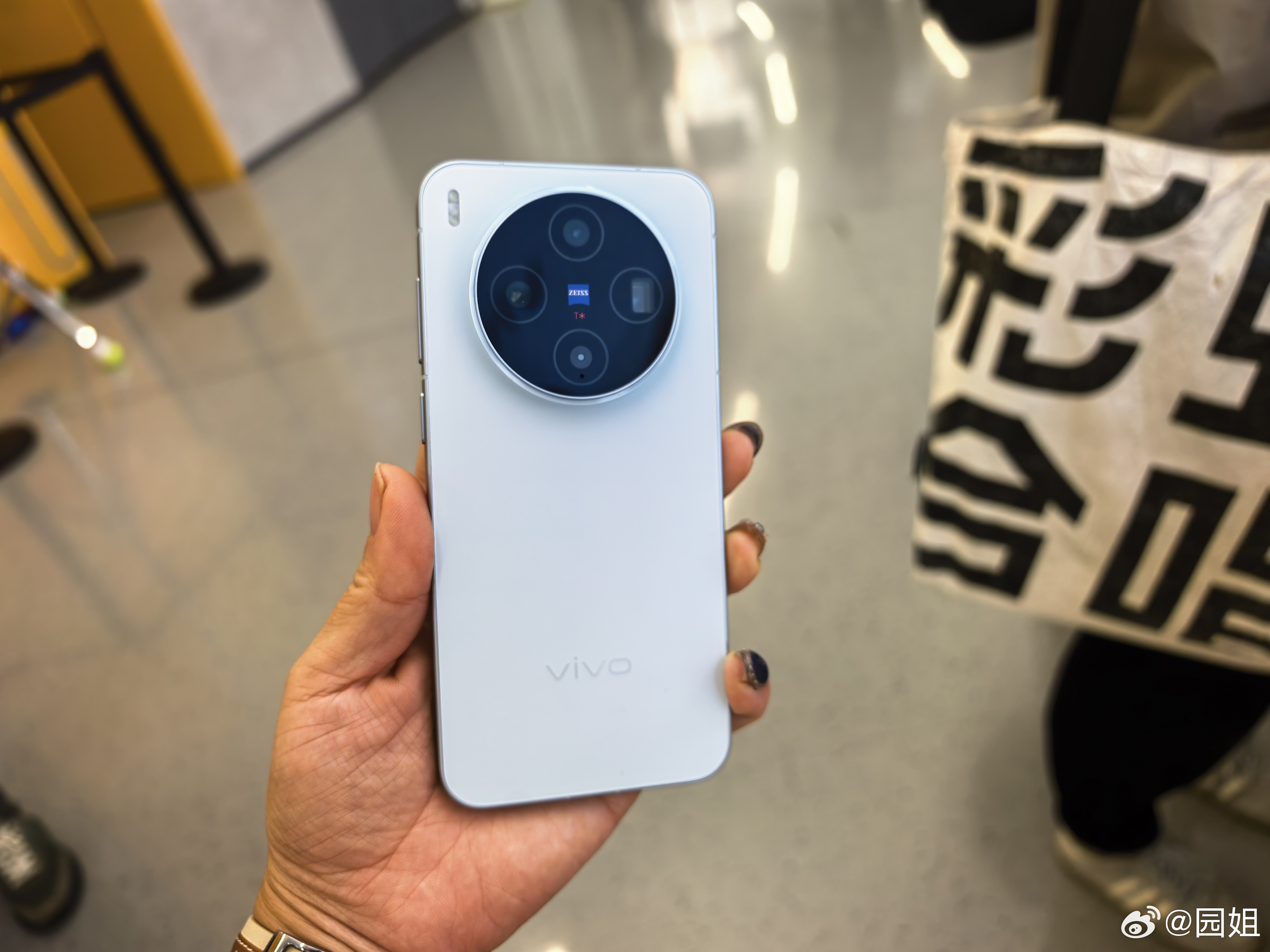 vivox300配色你们喜欢么[鼓掌]紫色真的好好看[鼓掌] ​​​