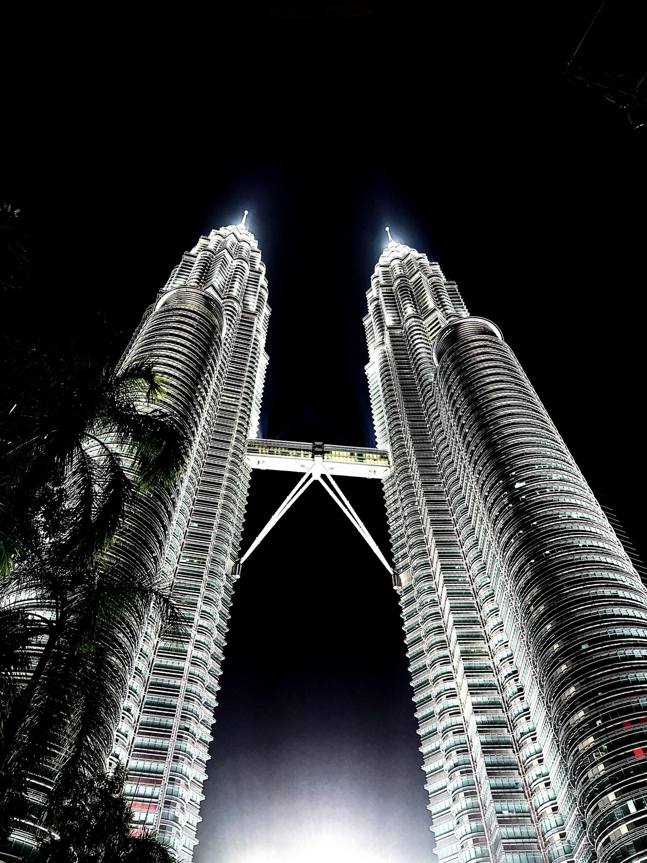 欢迎来到小说里的A市🏙️  📍Kuala Lumpur •吉隆坡🇲🇾