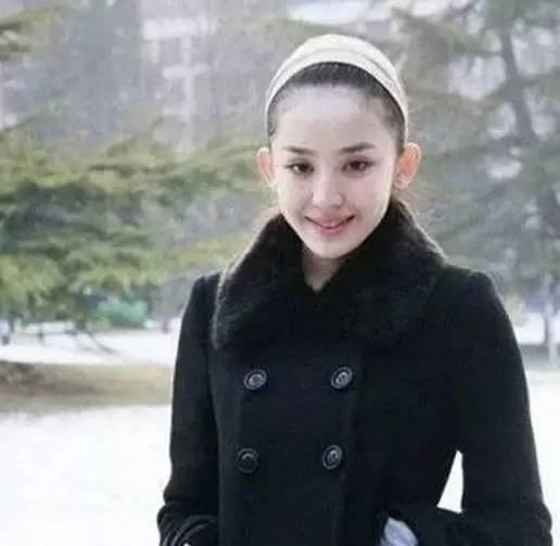 在我这里答案一定是古力娜扎。
 
当年北影最美艺考女神的称号真不是白来的，浓颜立