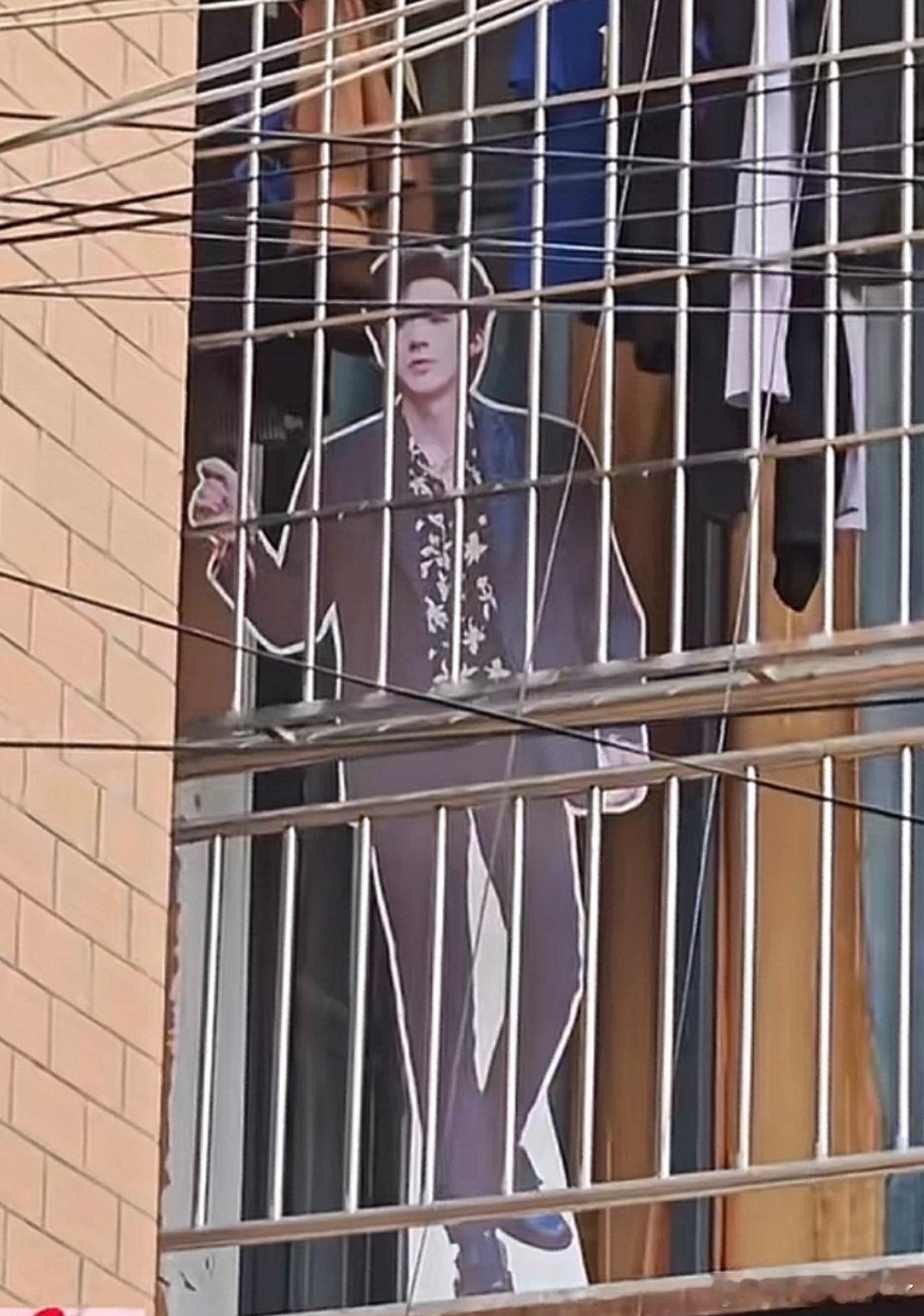 心疼阳台罚站的刘宇宁哈哈哈哈哈 