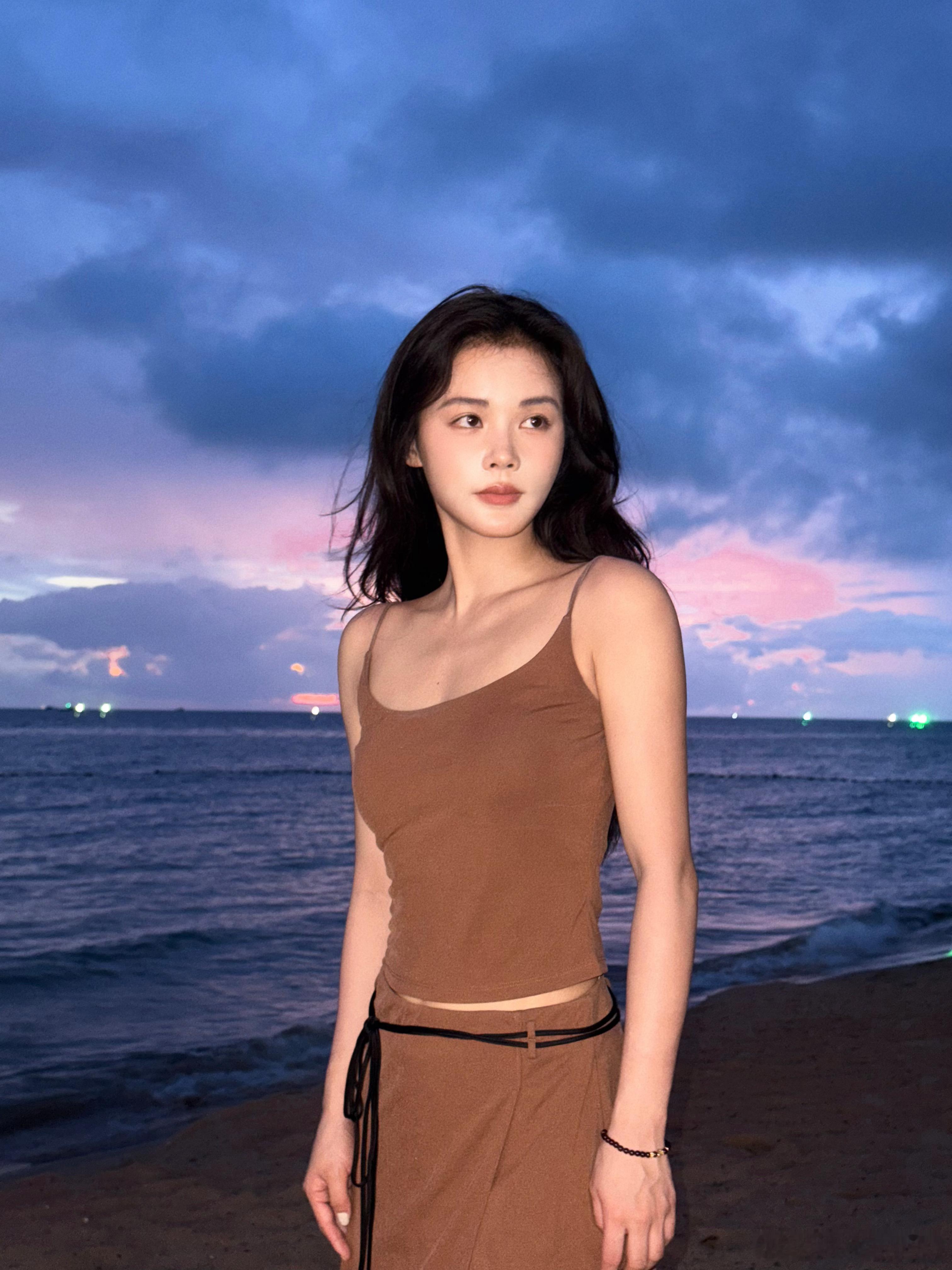 下过雨的夏天傍晚 ☔️太多图啦！那就 慢慢发[哇]生活有星意高像素生活 ​​​