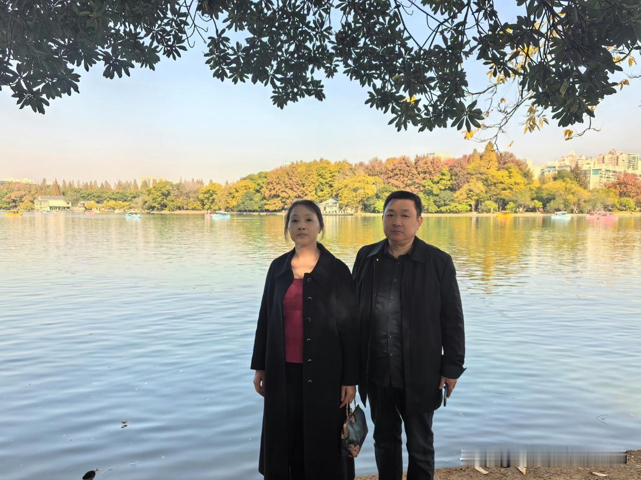 物理解题铭
       杨宗礼
题不在多，模型须清；
问不在难，善思则灵。
斯