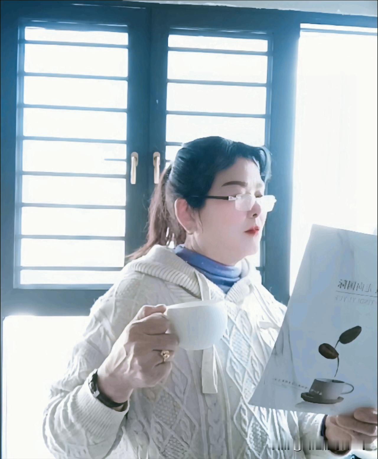 有人觉得“丢人”，多半是被外界的声音推着走——父母念叨“同龄人孩子都打酱油了”，