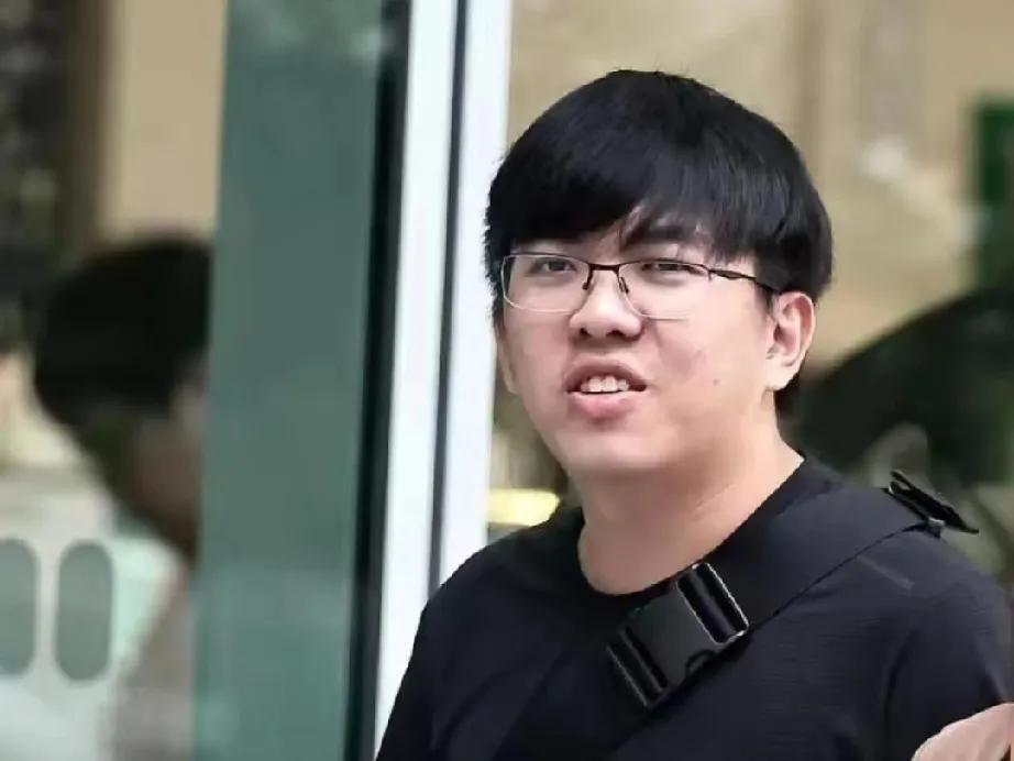 租车风云：道德与法律的迷途之旅

在这繁华喧嚣的世界里，总有一些令人咋舌的故事发