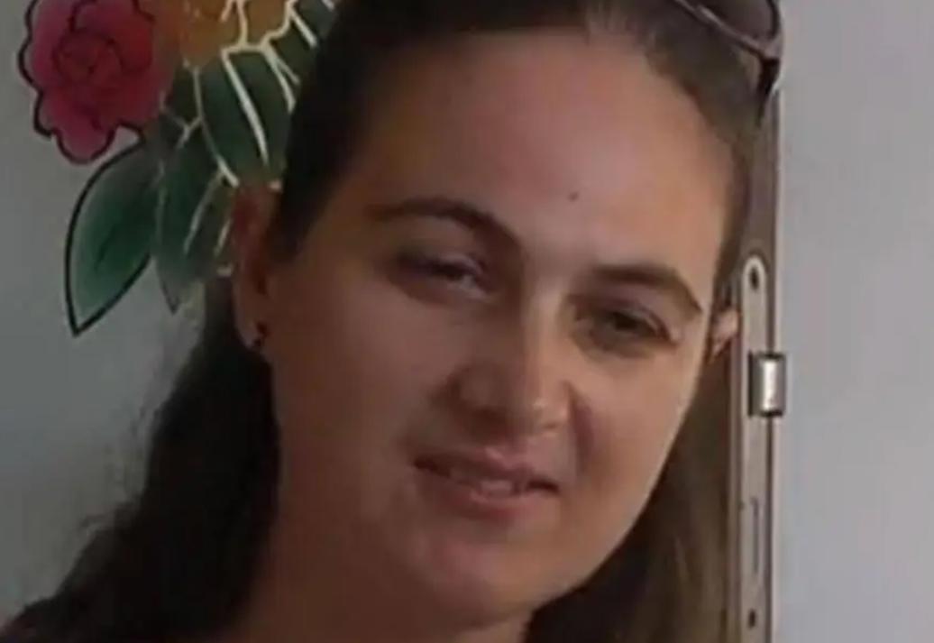[太阳]1998年，乌克兰美女远嫁给河南小伙，婚后8年生了3个孩子，可她却让孩子