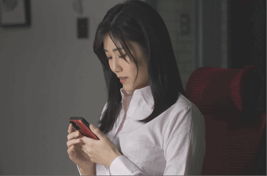 #2023年度创作挑战#
爱只可意会不可言传
满眼喜欢你的人，会情不自禁将嘴唇都