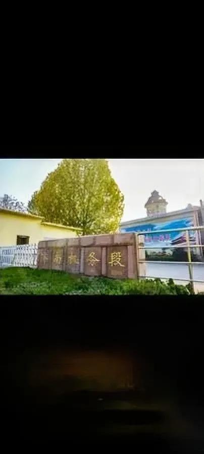 机务段门口，外卖大战。

一句“铁路就这么牛？”炸锅。

我二刷视频，发现枪口全