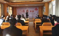学生少了不优化，
反倒撤学校减编制？
这操作看不懂

适龄学生减少，
本该是优化