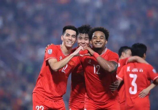 打不过就加入！0比3惨败给马来西亚归化军团后，越南也要开始归化了！6月24日，越