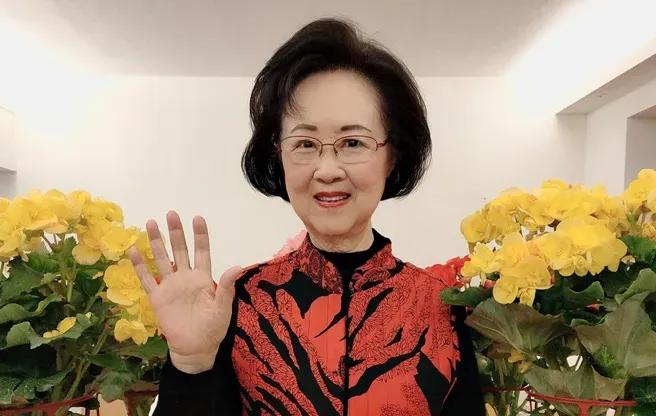 读完琼瑶老师的遗书,也是琼瑶老师的绝笔，感觉不是想不开，是想得太开了，好有勇气，