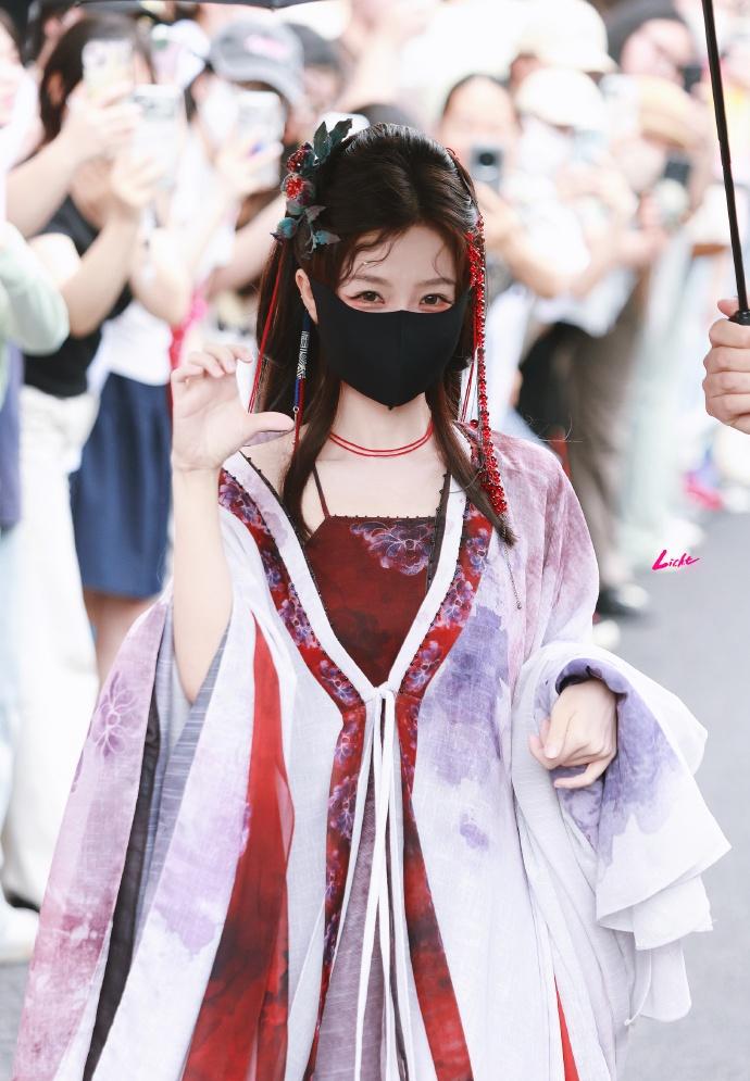 虞书欣念相思首套出妆，虞书欣何盼妆造艺姬感，不允许还有人没看到我们欣欣的首套出妆