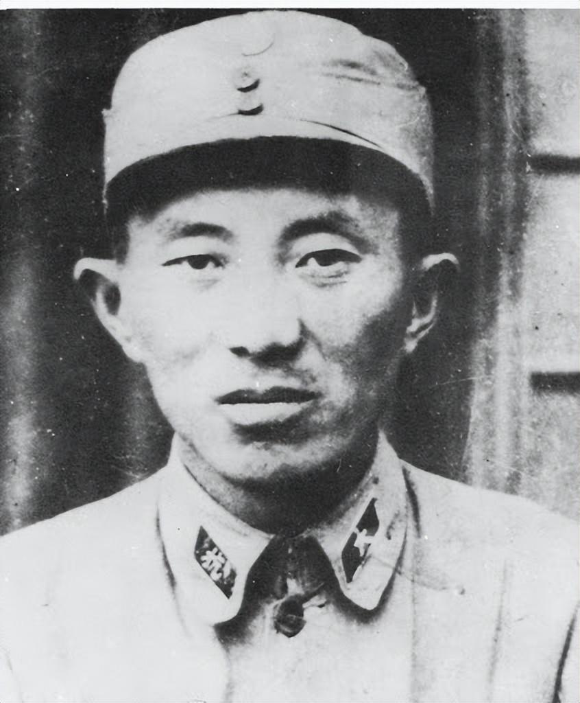 1931年第二次反围剿，罗瑞卿被子弹击中头部，因枪伤处不好做手术，后勤部已经通知