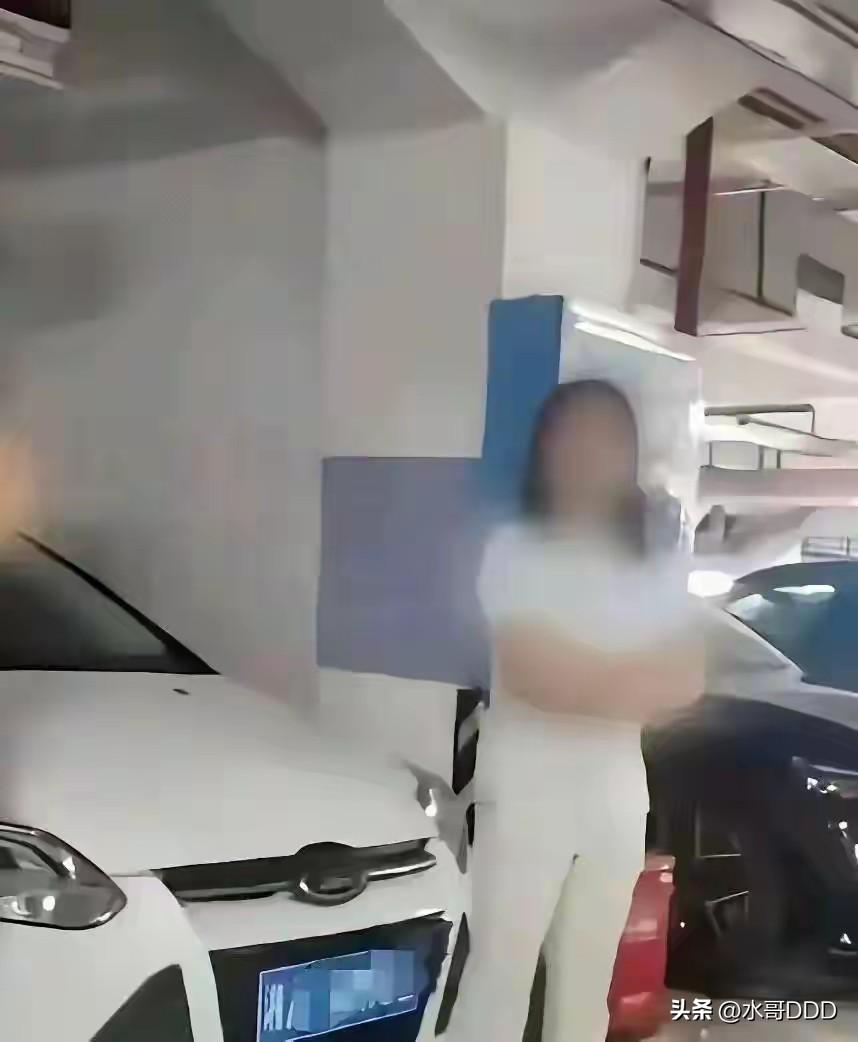 细品长沙女处长那封道歉信，字缝里全是“我不服”
·
长沙体育局那位95后副处长彭