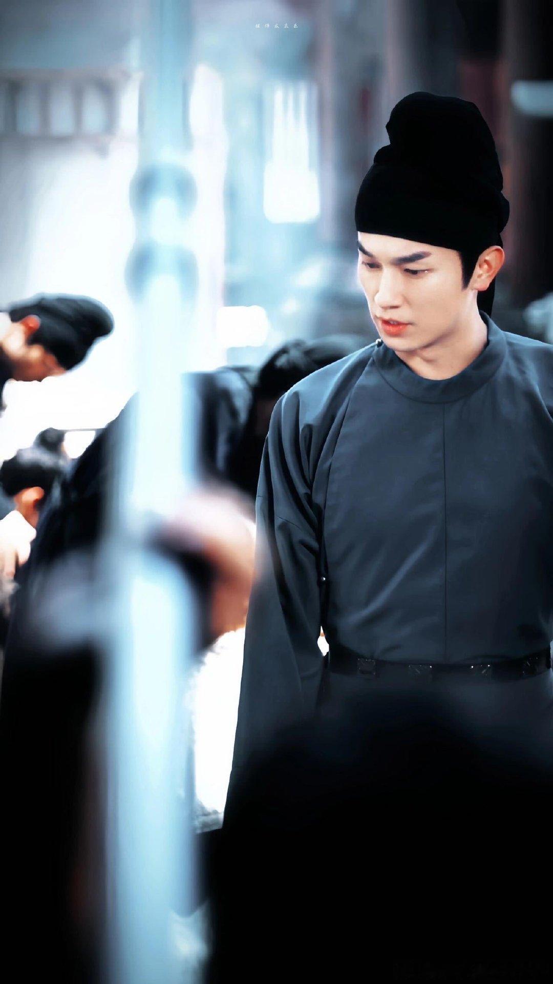 #谁家男主寻尸找一送一的啊# 第一次见到这种寻尸找一送一的操作，悬疑氛围直接拉满