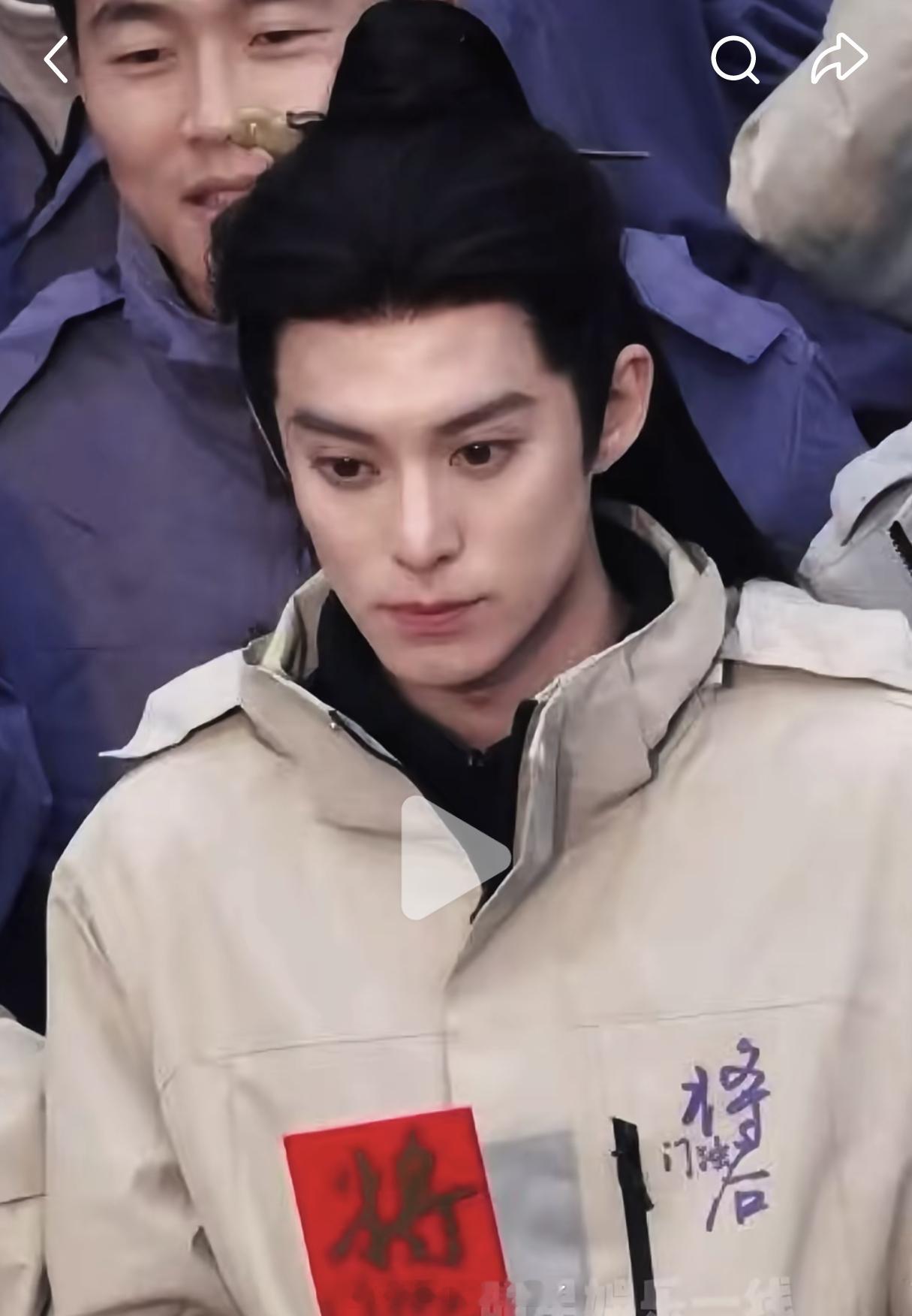 好像比以前更歪了 