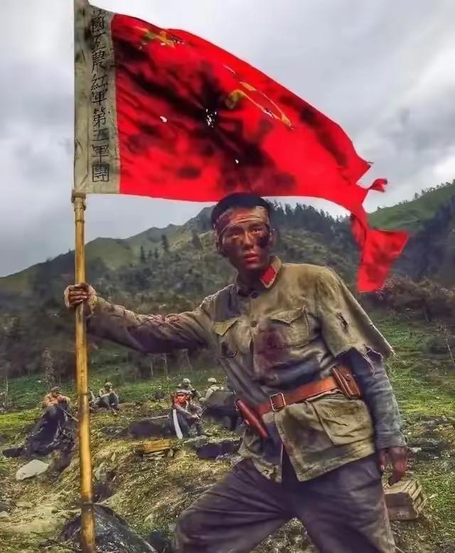 红军为什么长征？
课本没讲透，不是打不赢，而是有人冒死送来一句救命的话：
快走！