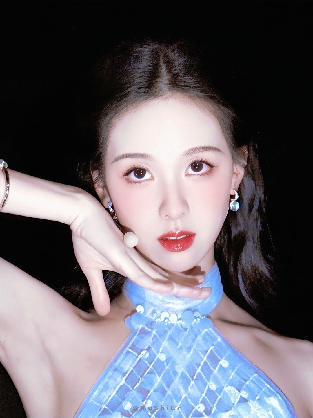 陈都灵  cr:慕拾二小兔神🐰 ​​​