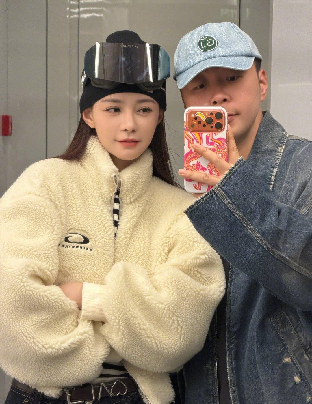 秀儿
杜海涛晒与沈梦辰情人节约会照

杜海涛晒与沈梦辰情人节约会照 甜蜜表白 祝