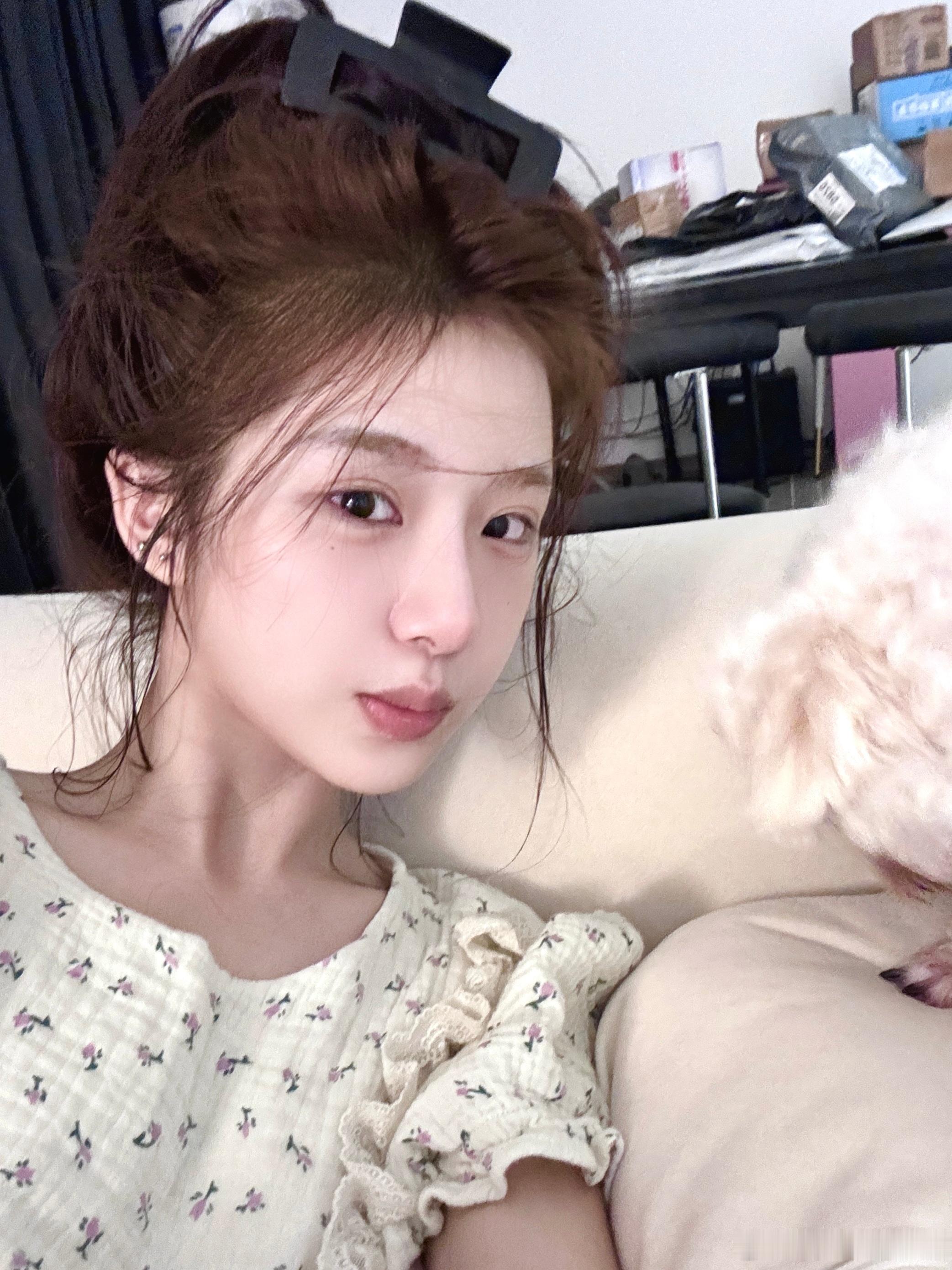 很想摆烂不行吗！！？？最近很累很累 所以将近一个星期每天除了吃喝就是睡就是玩游戏