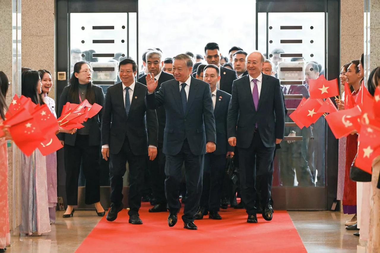 苏林执政后提出越南“两个一百年”发展目标，力争2030年越共建党百年时人均GDP