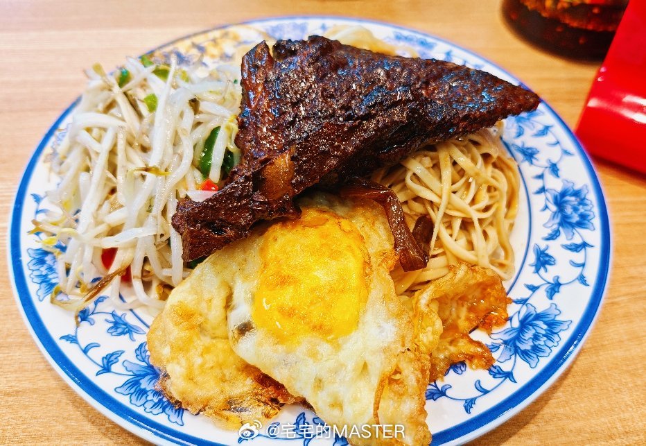夏天继续吃大排冷面。赞尼 上海