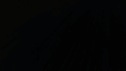 库尔斯克地区，俄军公布一段视频，用FPV打击多辆装甲车。在大平原上，无人侦察机隔