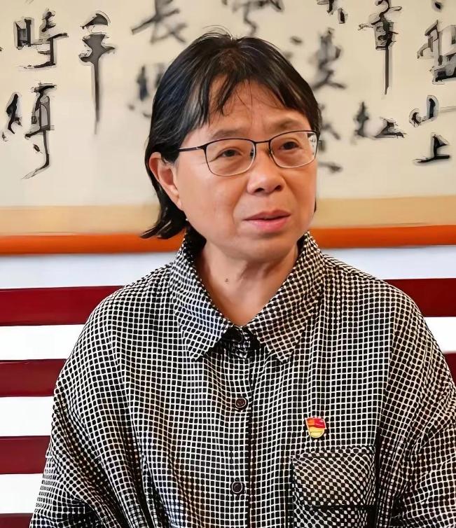 张桂梅不再担任校长了！

这位执拗的黑龙江老太太，在云南大山里扎扎实实干了17年