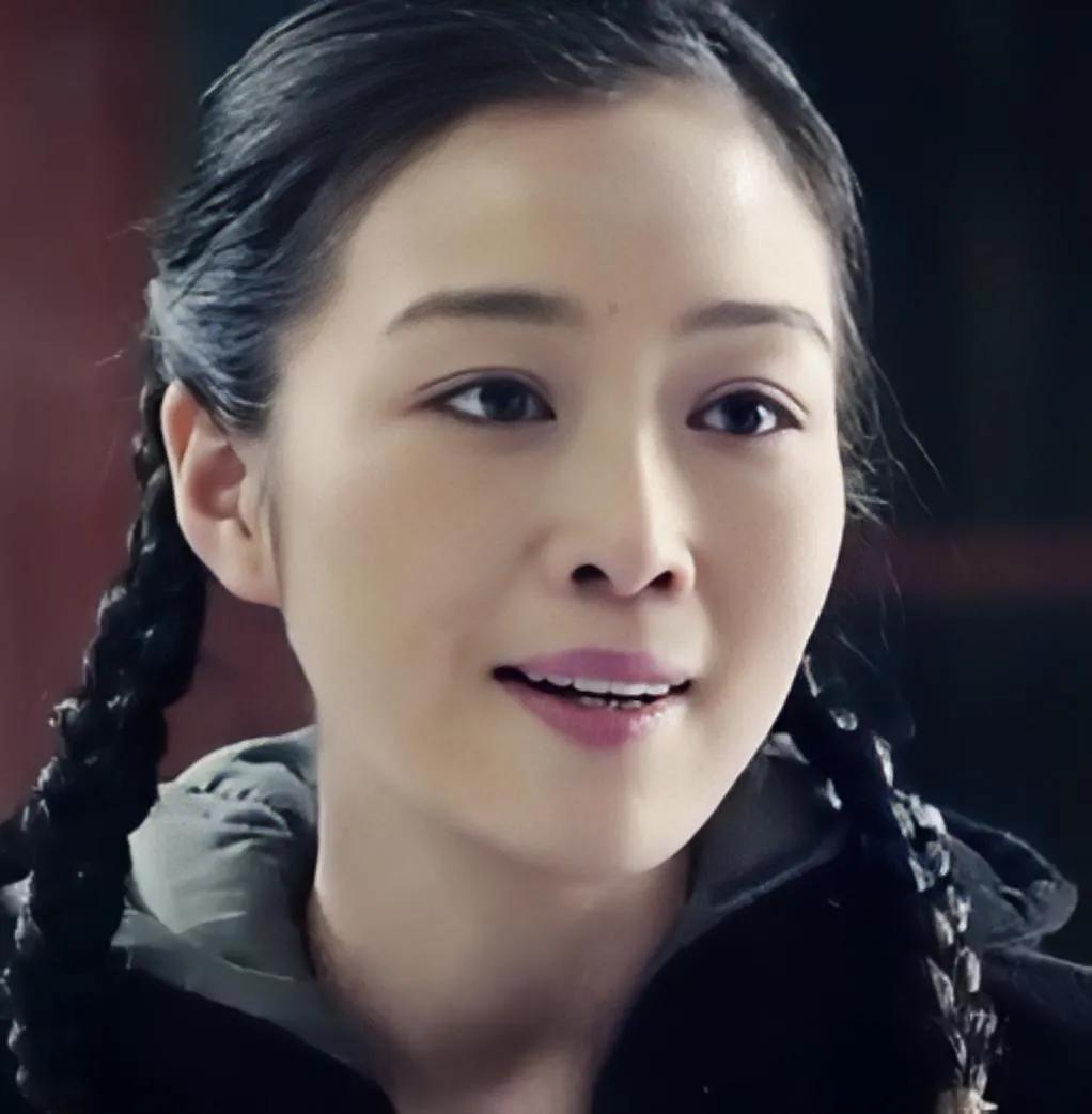  冉秋叶老师的扮演者姚中华，1984年12月20日出生于河北省邯郸市，毕业于中央