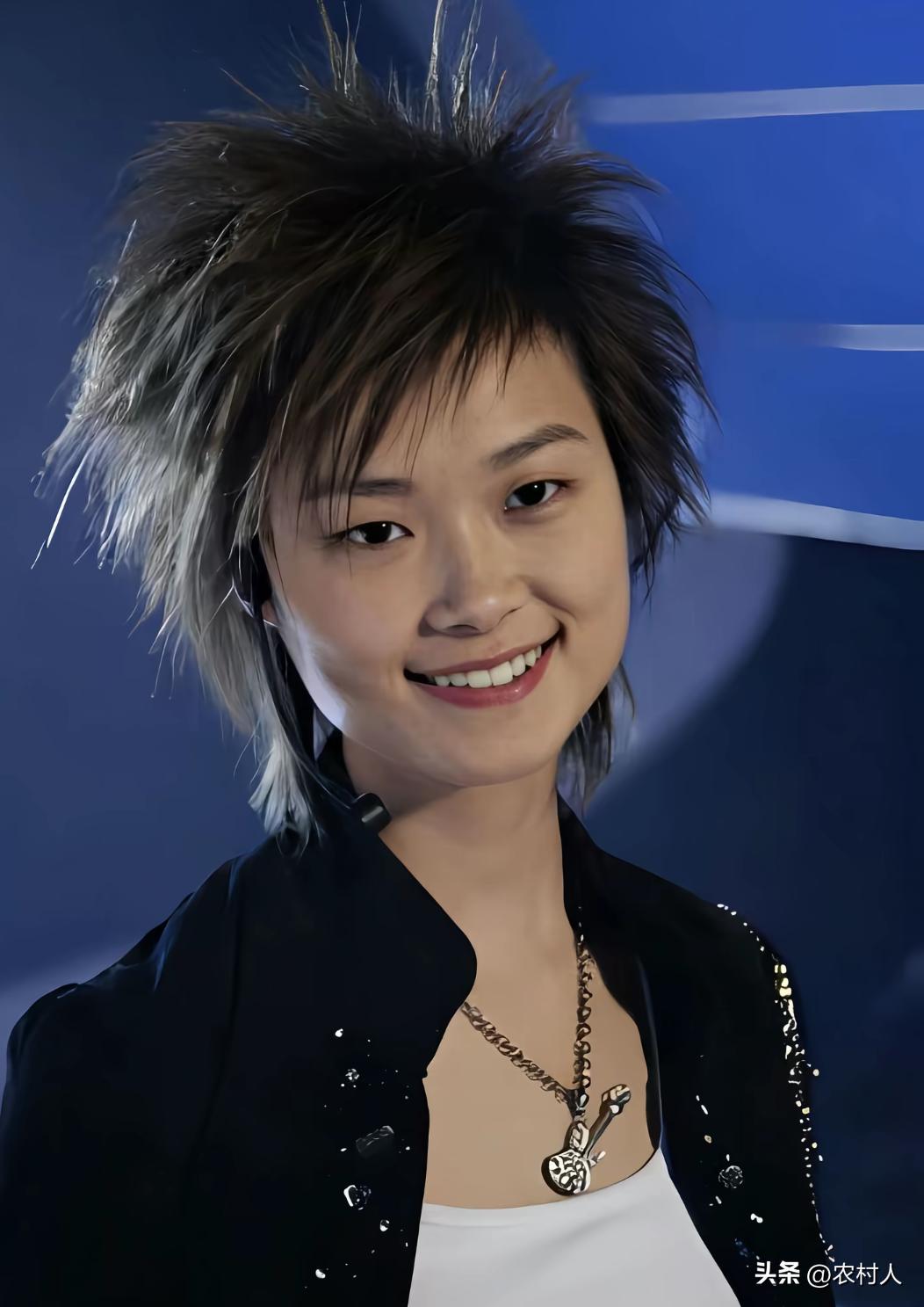 41岁的李宇春，身价上亿。没对象，没结婚。没当妈，连绯闻都没有。她21岁成名，事