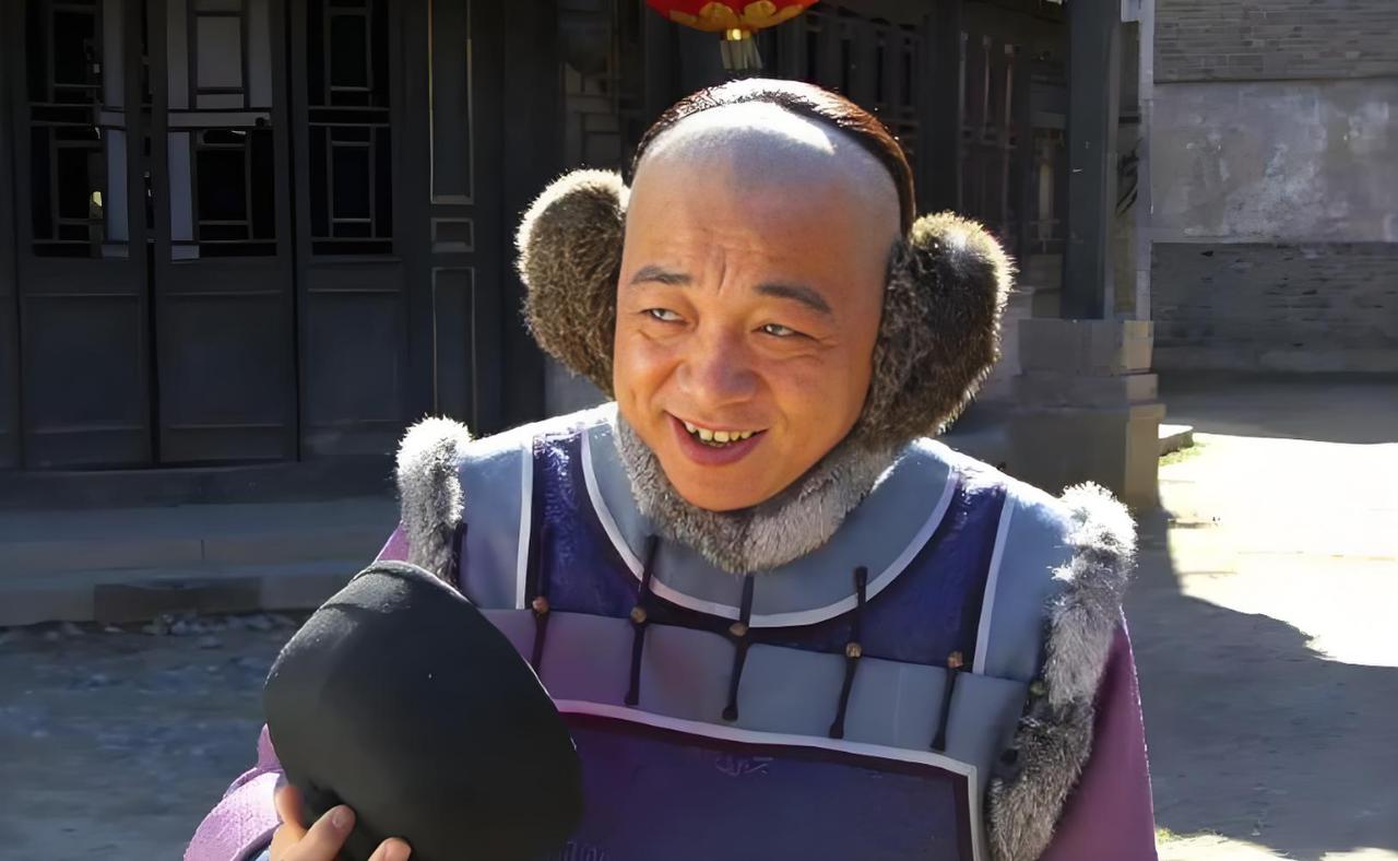 乾隆五十一年，有个不识相的御史曹锡宝，上了一道折子弹劾和珅家的大总管刘全。
奏疏