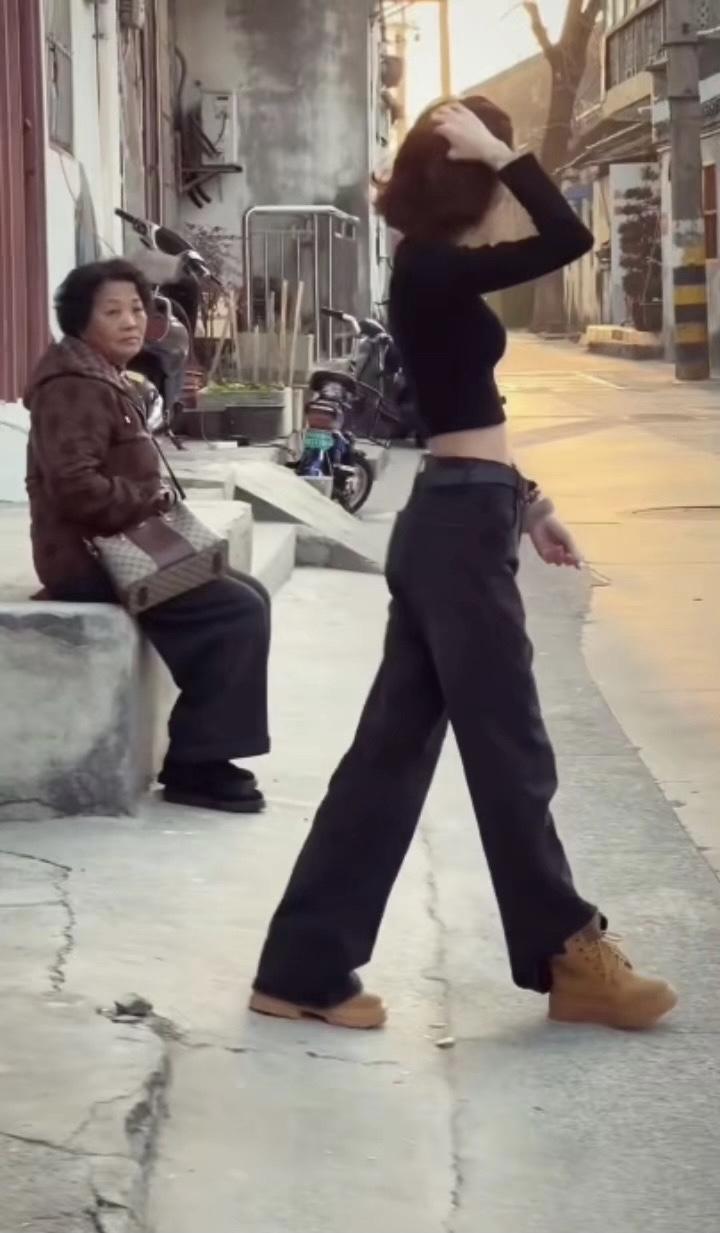 年年岁岁花相似，岁岁年年人不同。