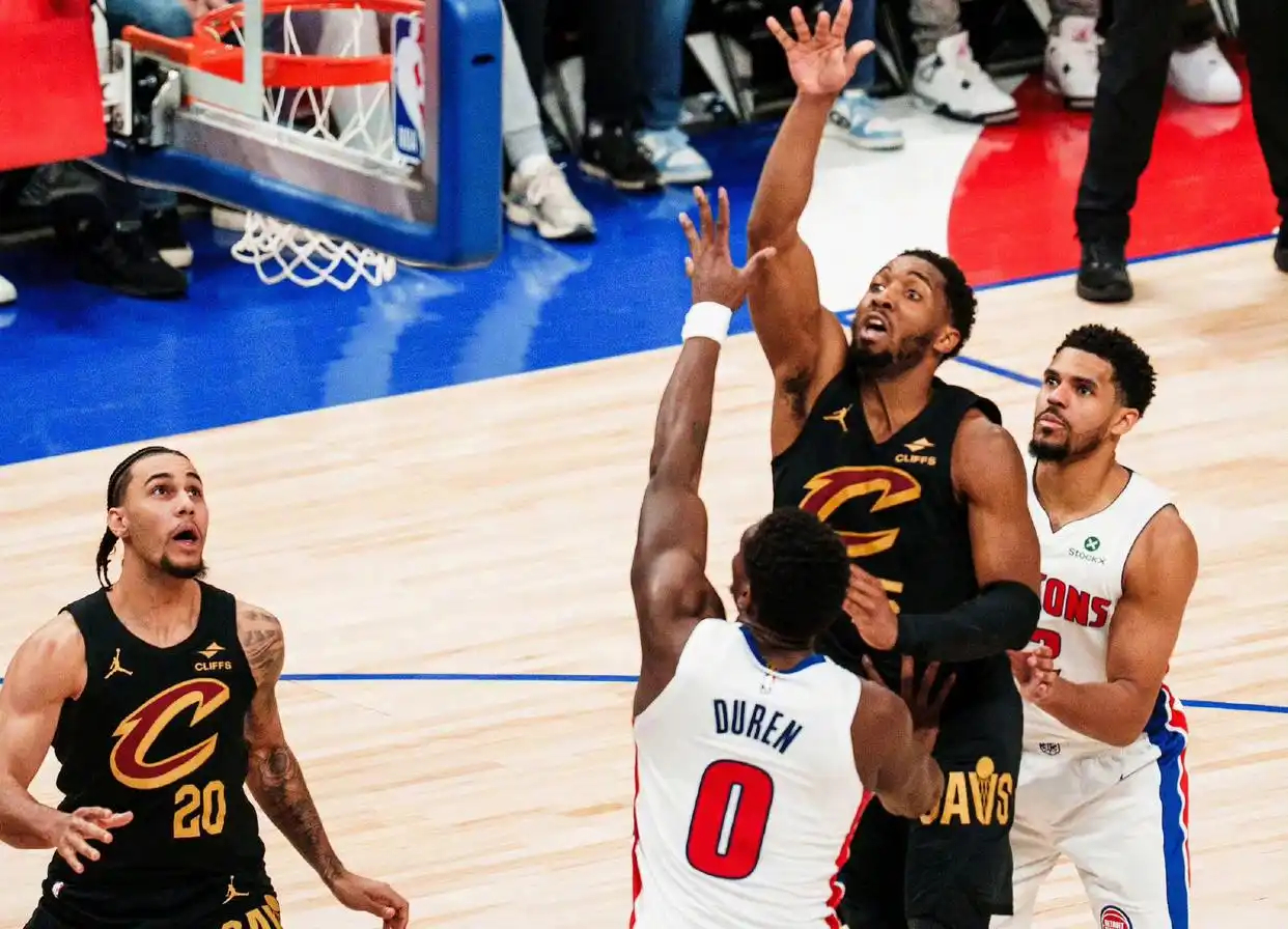底特律捍卫主场，活塞再下一城！ 🏀总分2-0！坎宁安末节狂砍12分尽显领袖气质