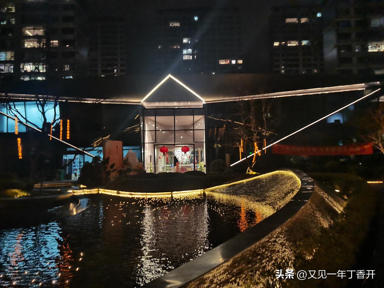 给装修的一个忠告吧

搬到新房子住了快一个月了，看着自己从交定金到装修，用尽心血