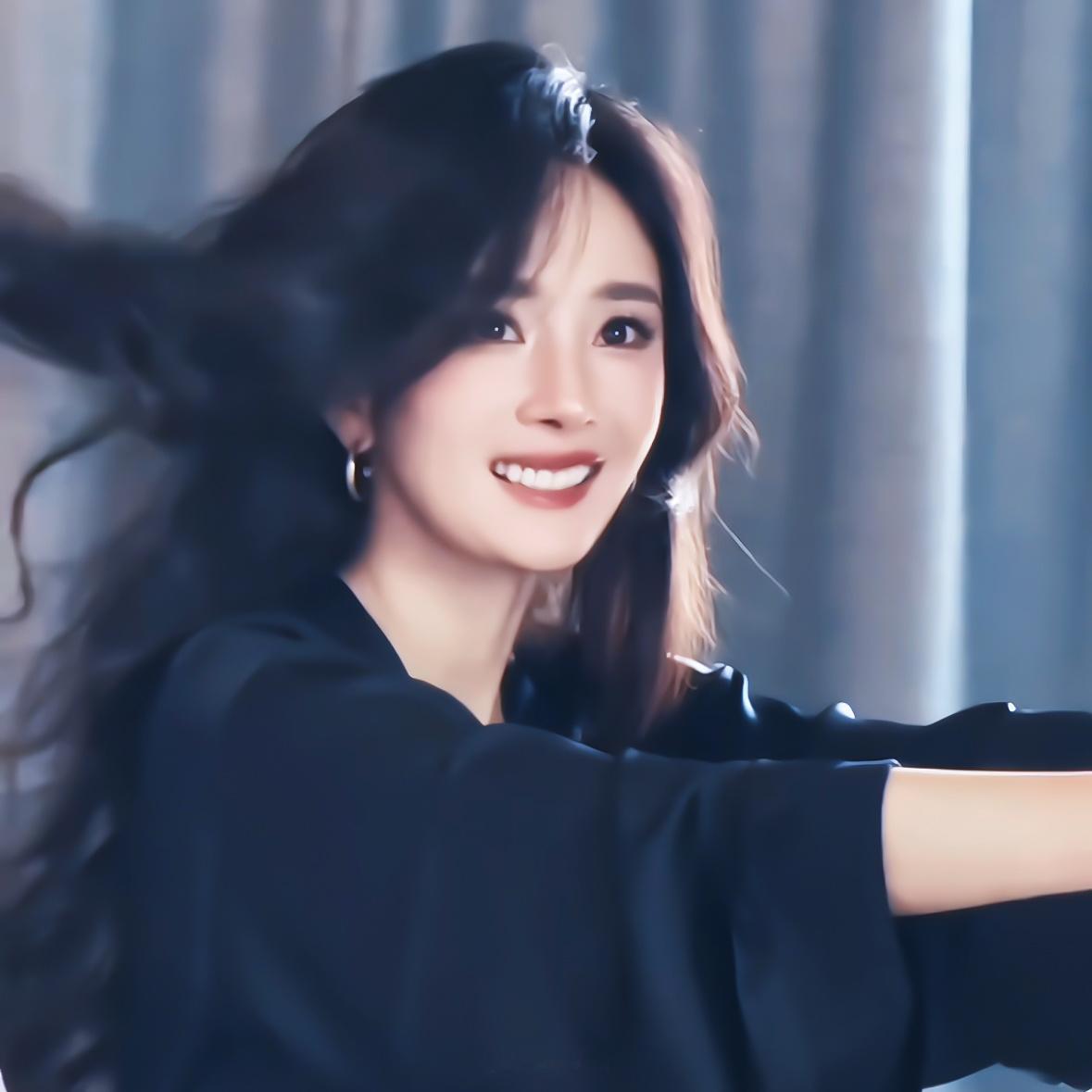 杨幂杨幂维密翅膀 头发乱乱的小松鼠🐿️什么鼠 把人类可爱薯🥰 ​​​
