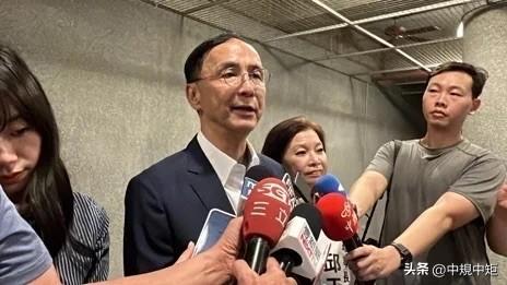 台东县长饶庆铃以预录影片方式参加海峡论坛并推销台东水果，陆委会主委邱垂正宣布以触
