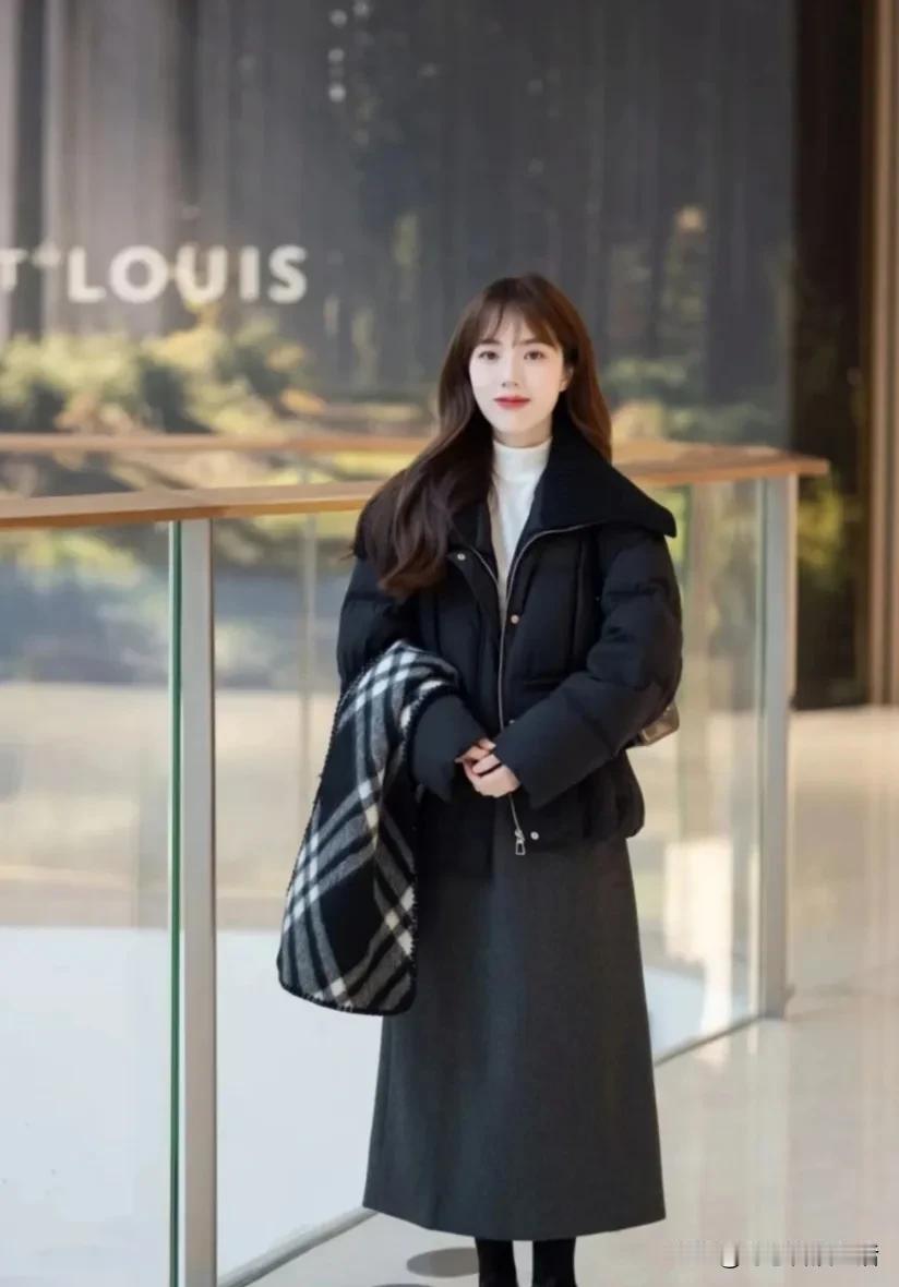 白头并非雪可替，相识就是上上签。在岁月的长河中，我们如同漂泊的扁舟，在茫茫人海里