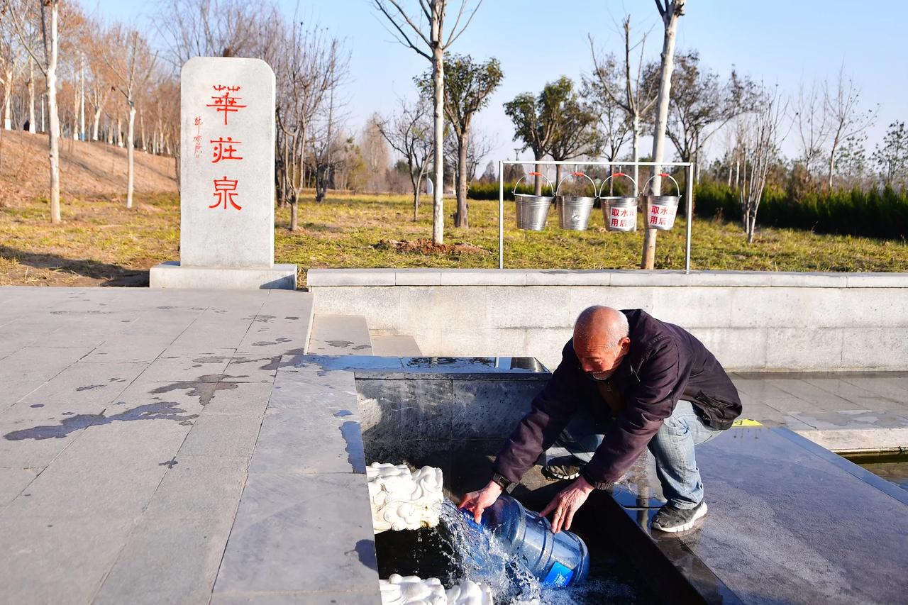 百泉复涌||华庄泉。在邢台，在七里河畔，华庄泉已经成为集休闲、健身、赏景于一体的