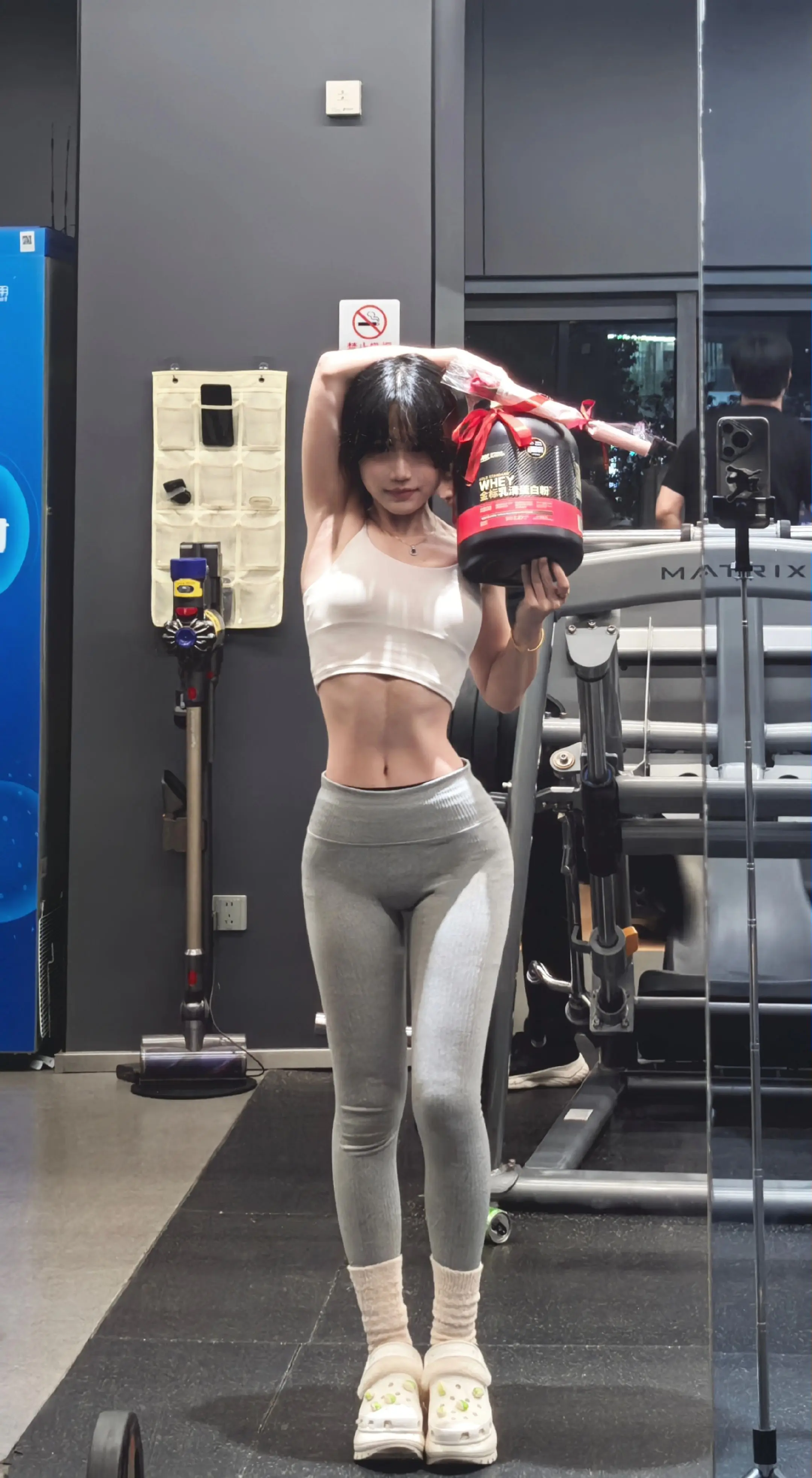 不懂就问，都说ON蛋白粉是健身哥哥们的梦中情粉，在健身房送这款ON蛋白...