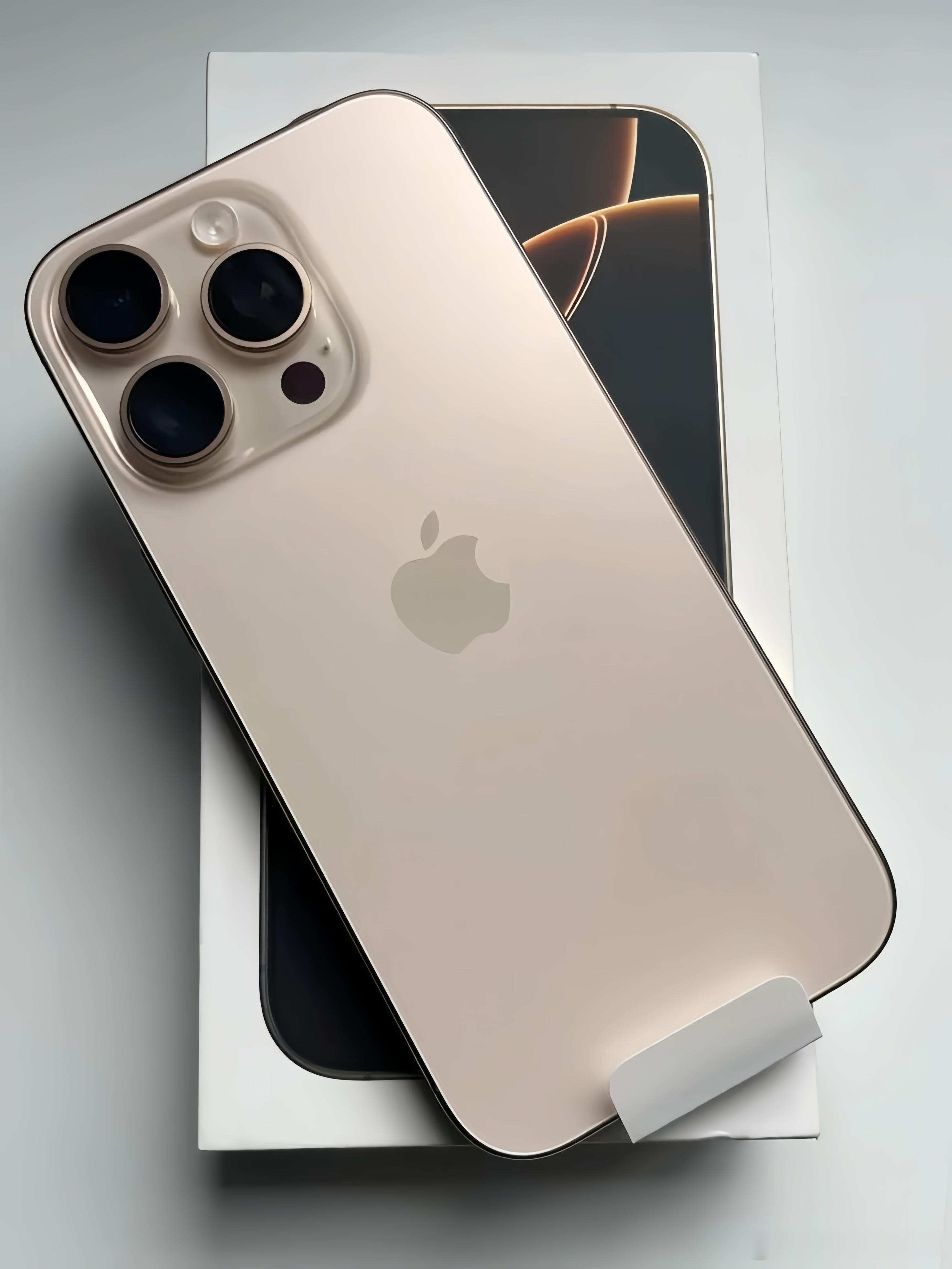 当时这个颜色没有激起什么大浪但它却成了最后一代还算有质感的 iPhone… 