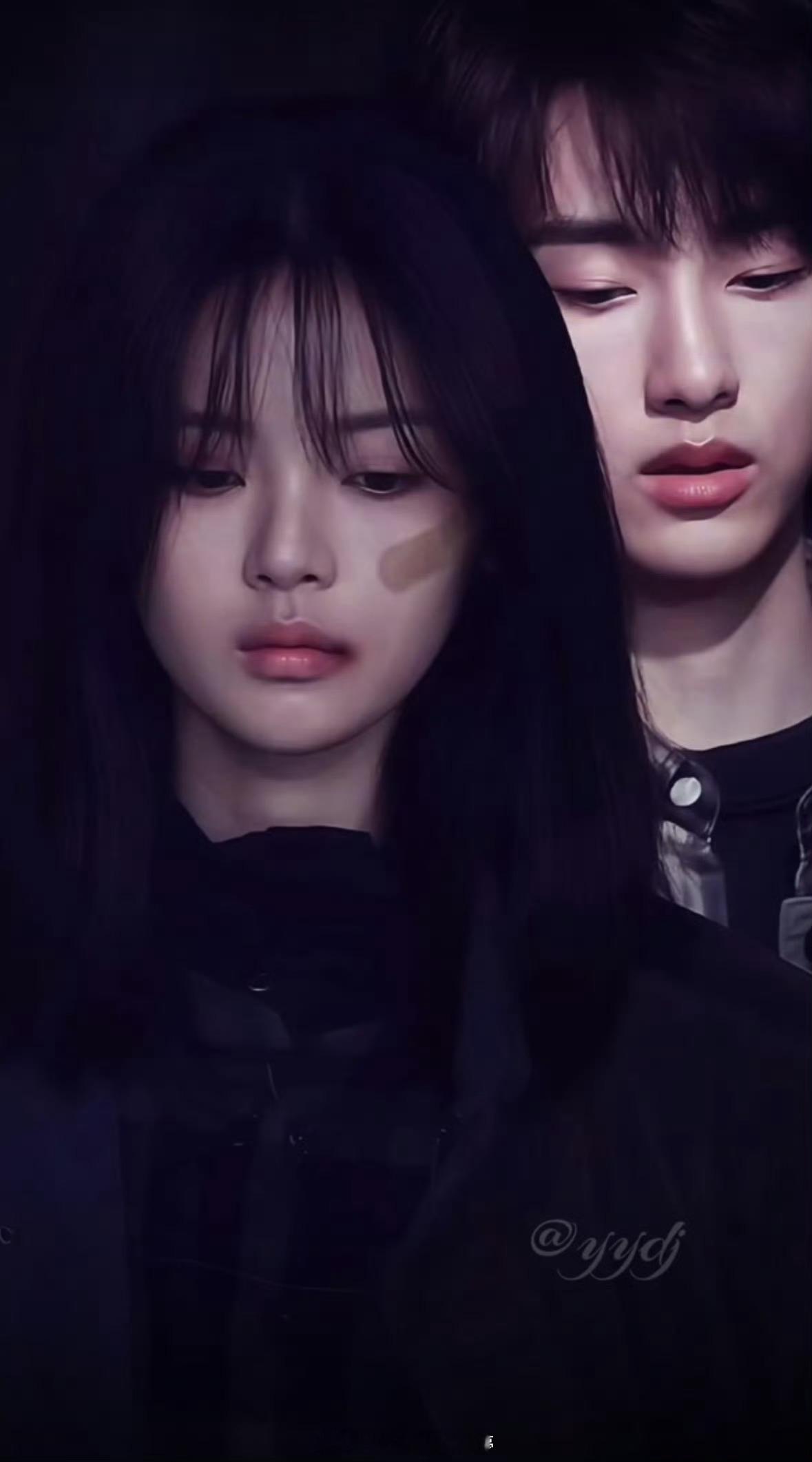 杨超越和董思成新剧光是路透都能感觉到青春疼痛的那个味道了，特别配的两张脸