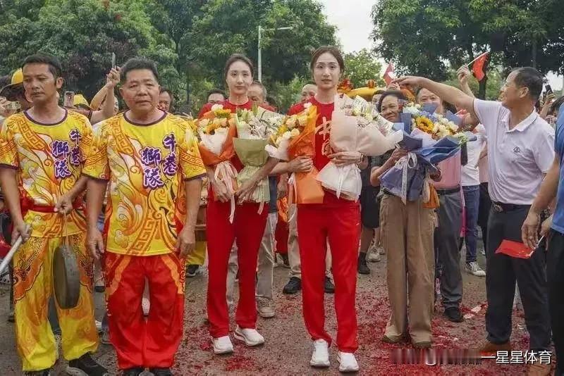 王柳懿，王芊懿今日回乡！7个事实不得不说[玫瑰]

1，王柳懿，王芊懿这对姐妹花