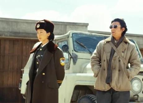 杨紫的生命树刚爆出就被人吐槽像演偶像剧，很多人非常奇怪，为什么年代剧已成为众多一