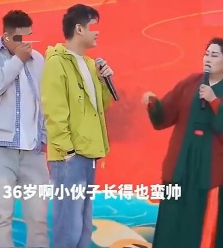 单位紧急辟谣了，这个男子不是连云港在编公务员，只是下属单位聘用人员！

房产有两