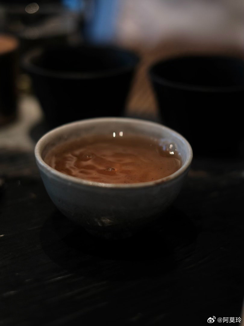 樱井焙茶研究所颠覆了我对茶的认知最特别的是，把冲泡后的玉露茶叶配上柚子醋和海盐，