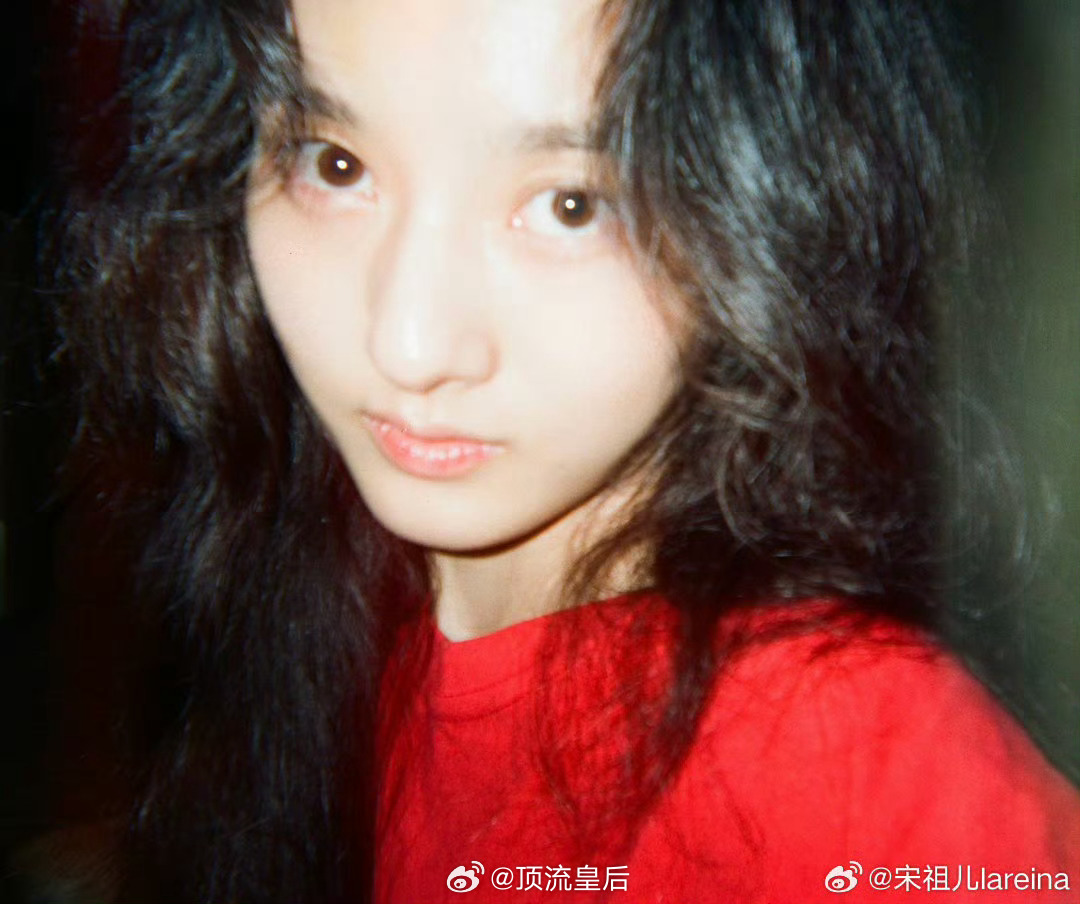 宋祖儿这脸这状态太完美了，前段时间被尬黑颜值太离谱了。 